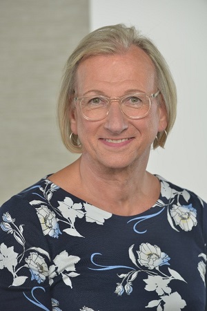 Portrait von Frau Dr. Elfira Blumenthal