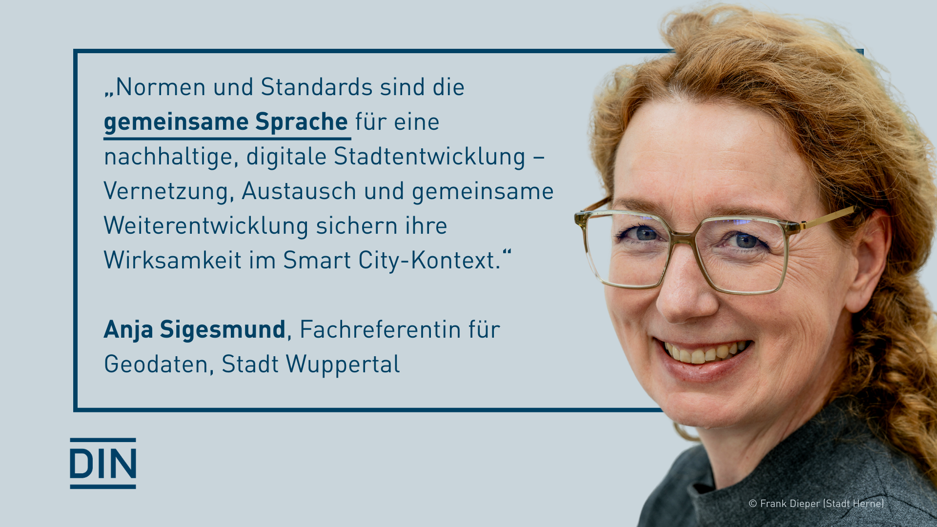 Anja Sigesmund (Fachreferentin für Geodaten, Stadt Wuppertal) über Smart City Normung