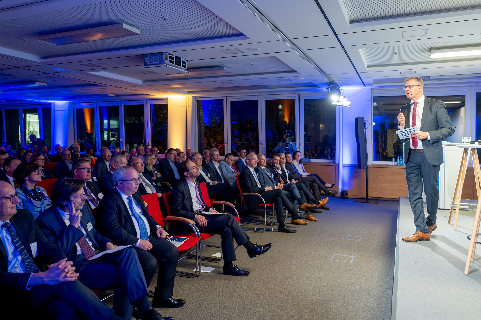 Eröffnung von Christoph Winterhalter (Vorstandsvorsitzender von DIN und Vice President Policy von ISO)