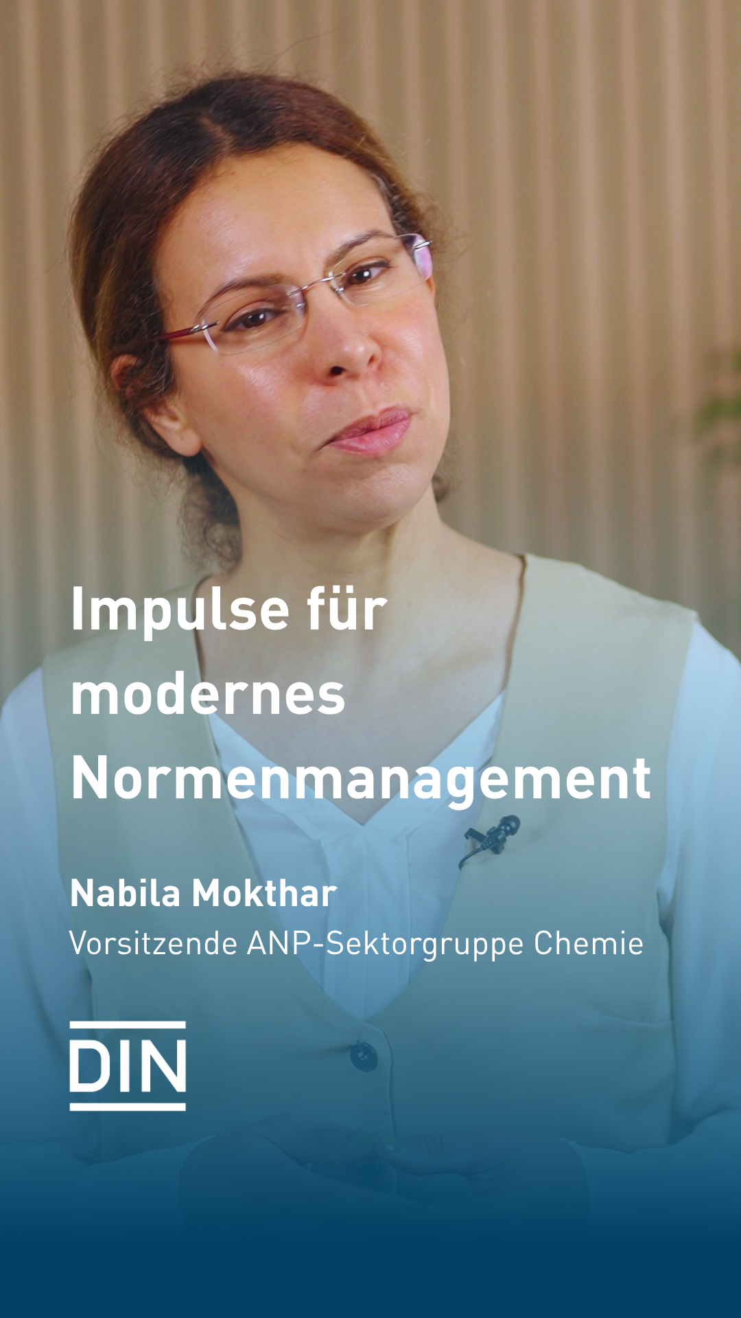 Porträt Nabila Mokhtar (Vorsitzende ANP-Sektorgruppe Chemie) mit Überschrift "Impulse für modernes Normenmanagement"