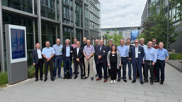Gruppenfoto der 69. Plenarsitzung des CEN/TC 256 „Eisenbahnwesen“ in München