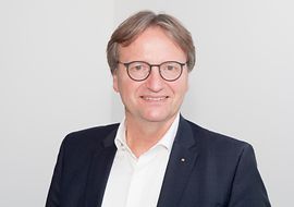 Porträt von Prof. Stefan Winter, Vorsitzender DIN-Normenausschuss Bauwesen (NABau)