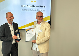 Überreichung des DIN-Exzellenz-Preises an Dr. Martin Schmitz-Niederau