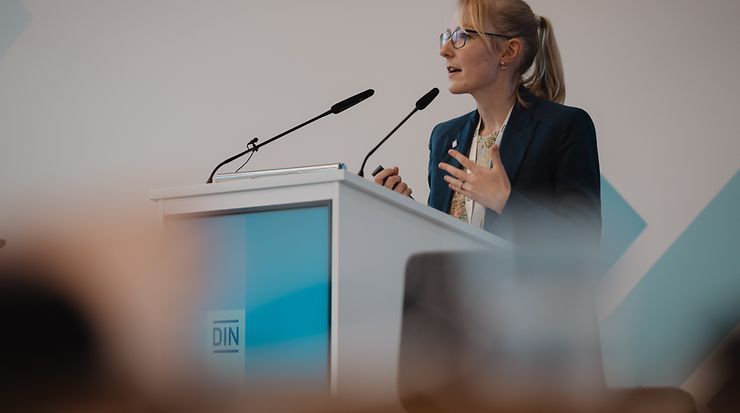 0691-DIN-Durchstarten-Konferenz-10-2025