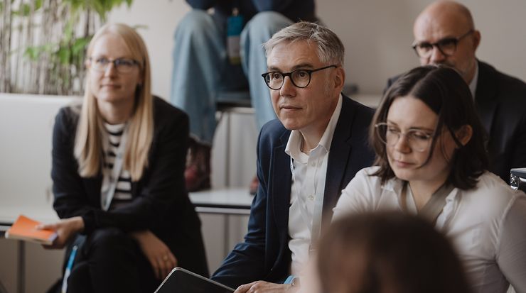 1674-DIN-Durchstarten-Konferenz-10-2025