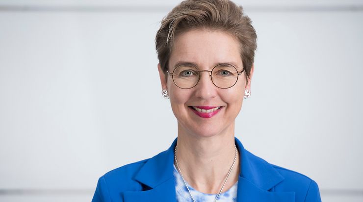 Porträt Sibylle Gabler, Mitglieder der DIN-Geschäftsführung für den Bereich External Relations
