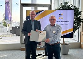 Überreichung des DIN-Exzellenz-Preis an Dipl.-Ing. Uwe Holicka