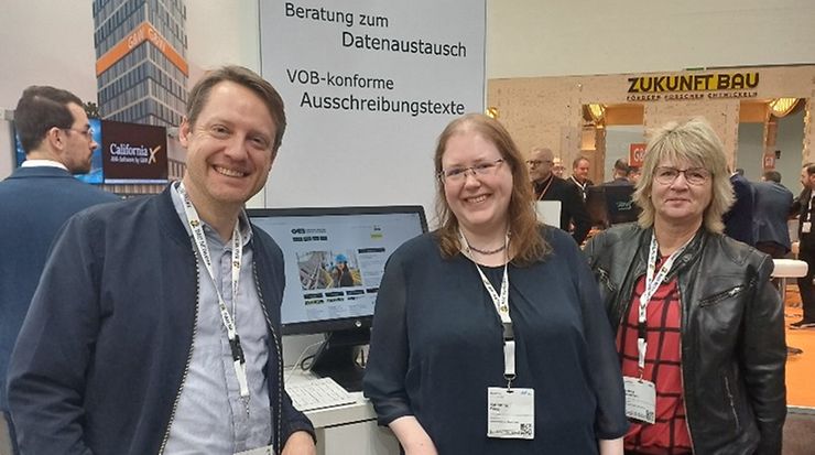 Andreas Frisch, Katharina Röder und Martina Kliemchen auf der digitalbau-Messe
