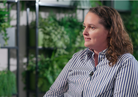 Portrait Dr. Valerie Carl, Co-Founder & COO der brAIniacs GmbH