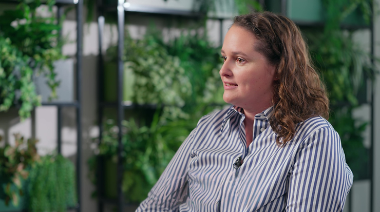 Portrait Dr. Valerie Carl, Co-Founder & COO der brAIniacs GmbH