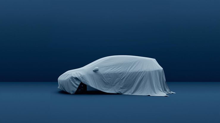 Elektroauto unter Brandbegrenzungsdecke