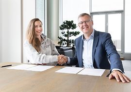 Adriana Groh und Christoph Winterhalter unterzeichnen MoU
