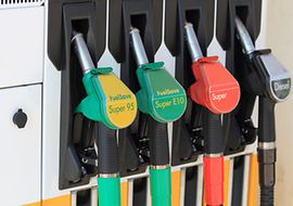 Unterschiedliche Tankzapfsäulen