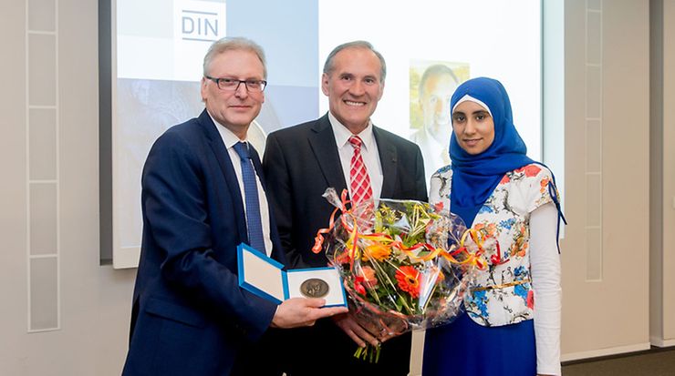 Rüdiger Marquardt (links) übergab die Beuth-Denkmünze an Alfred Weidinger