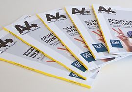 A4 Das DIN-Magazin aufgeklappt