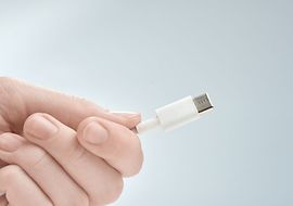 Einheitliche Ladeschnittstelle für tragbare elektronische Geräte wie Smartphones, Tablets, Kameras