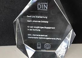 Ehrenkristall des DIN-Normenausschusses Mechanische Verbindungselemente (FMV)
